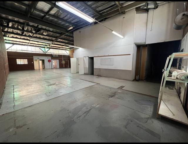 340M² WAREHOUSE TO LET IN HENNOPSPARK